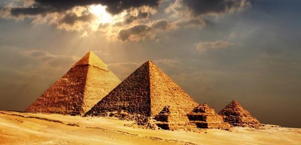 ما هي أنواع إقامات الأجانب بمصر وشروطها ؟